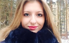 边吃着一面膜下奶爽了